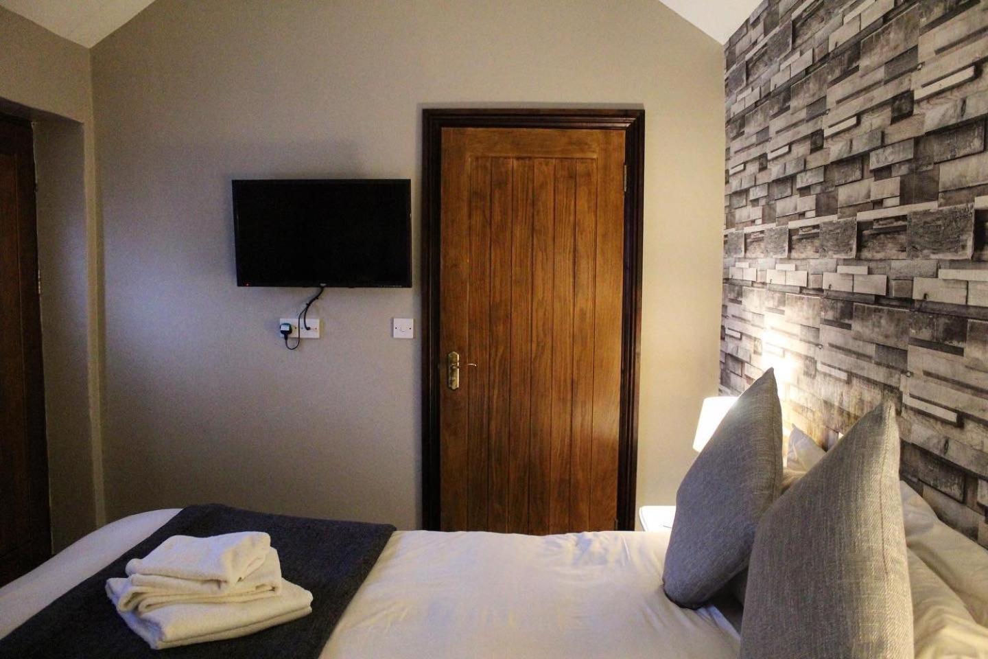 The Mary Tavy 3*